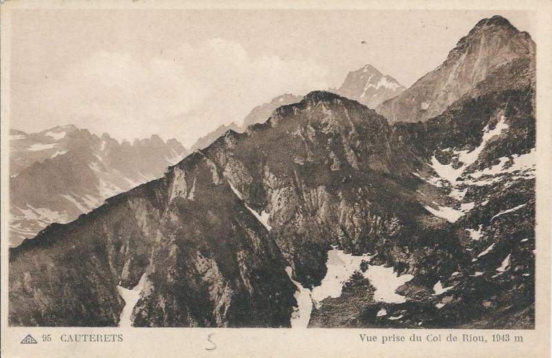 Carte postale ancienne Vue prise du Col de Riou à Cauterets