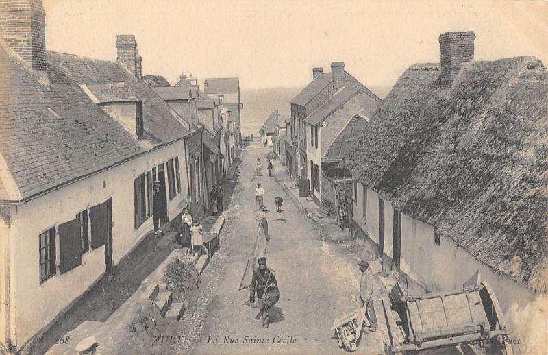 Carte postale ancienne Ault - La Rue Sainte Cecile à Ault