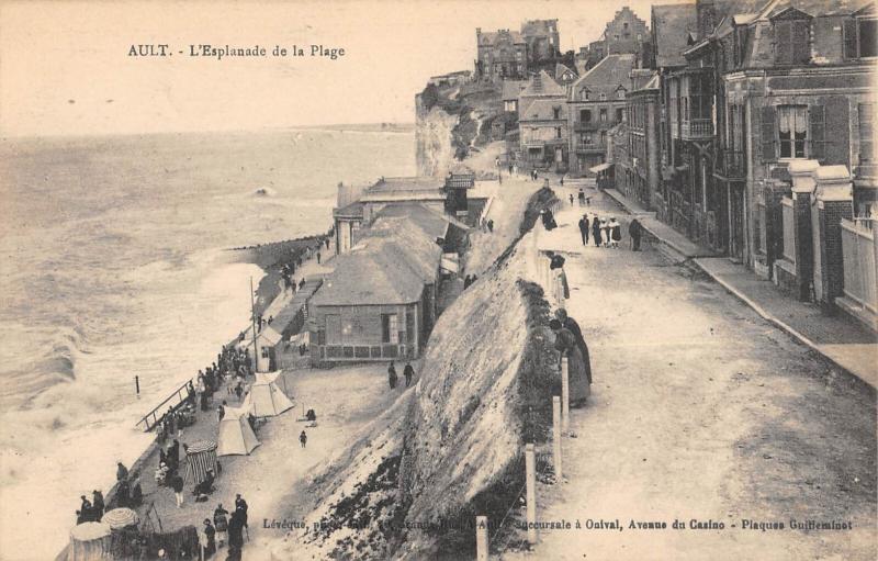 Carte postale ancienne Ault - Esplanade De La Plage à Ault