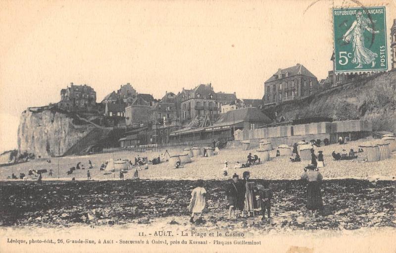 Carte postale ancienne Ault - La Plage Et Le Casino à Ault