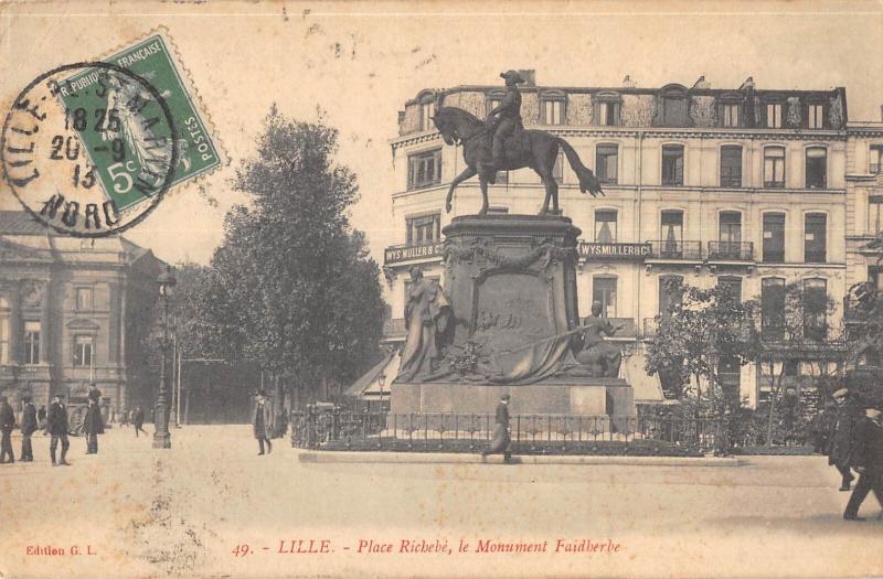 Carte postale ancienne Lille - Place Richebe à Lille