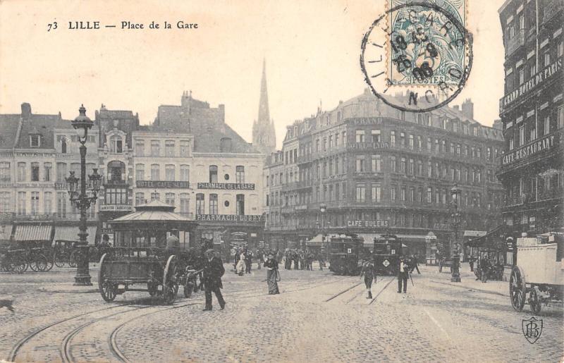 Carte postale ancienne Lille - Place De La Gare - Attelage - Tramway à Lille