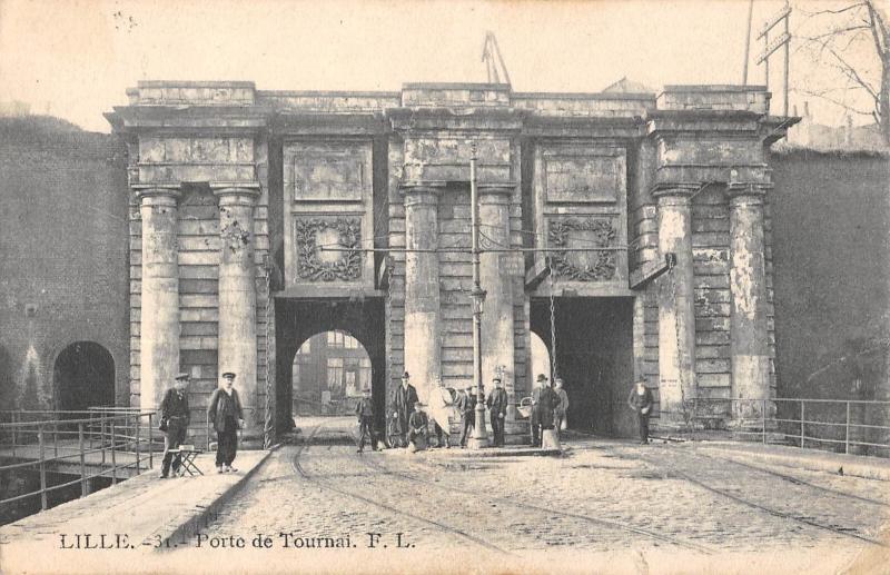Carte postale ancienne Lille - Porte De Tournai à Lille
