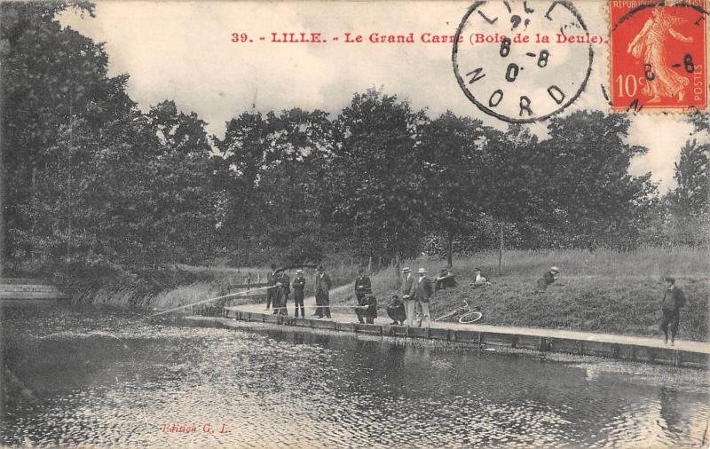 Carte postale ancienne Lille - Le Grand Carre - Bois De La Deule à Lille