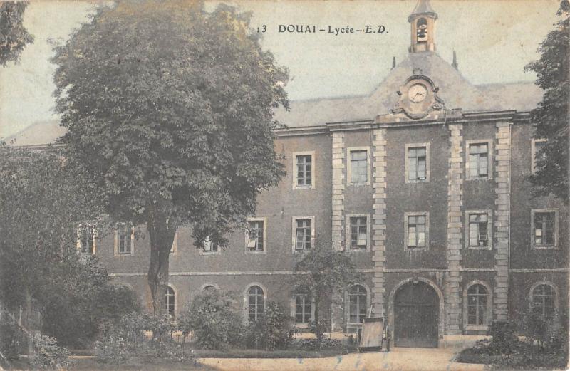 Carte postale ancienne Douai - Le Lycee à Douai