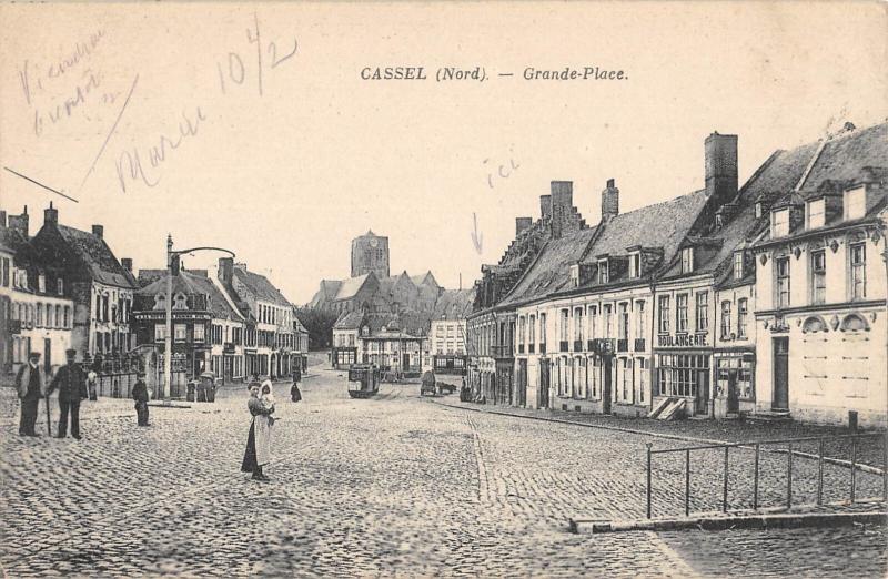 Carte postale ancienne Cassel - La Grande Place à Cassel