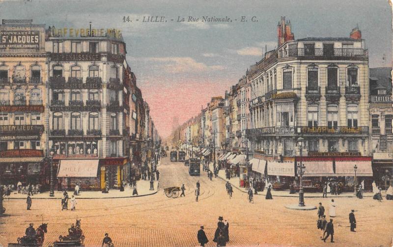 Carte postale ancienne Lille - La Rue Nationale à Lille