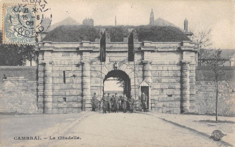 Carte postale ancienne Cambrai - La Citadelle à Cambrai
