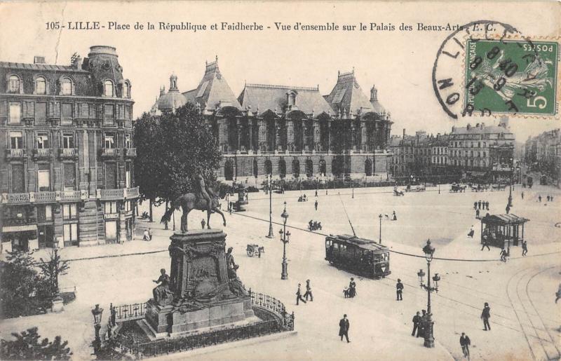 Carte postale ancienne Lille - Place De La Republique Et Faidherbe à Lille