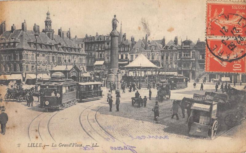 Carte postale ancienne Lille - La Grand Place - Tramways - Attelages à Lille