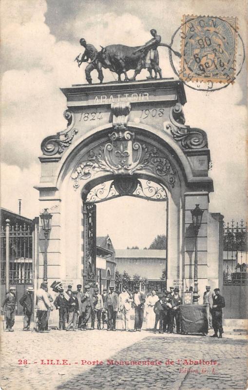Carte postale ancienne Lille - Porte Monumentale De L'Abattoir à Lille