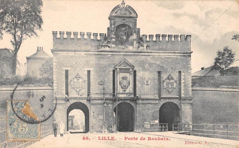 Carte postale ancienne Lille - Porte De Roubaix à Lille