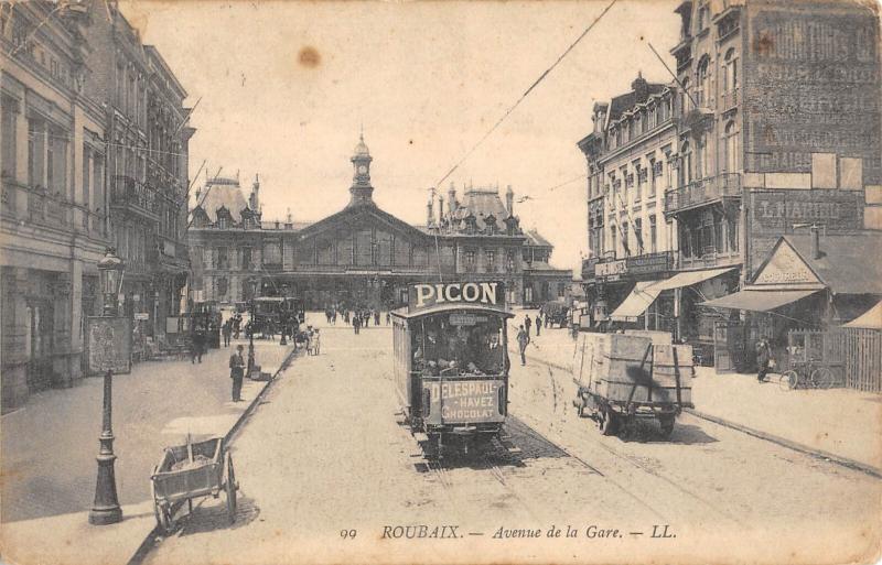 Carte postale ancienne Roubaix - Avenue De La Gare - Tramway - Publicite Picon à Roubaix