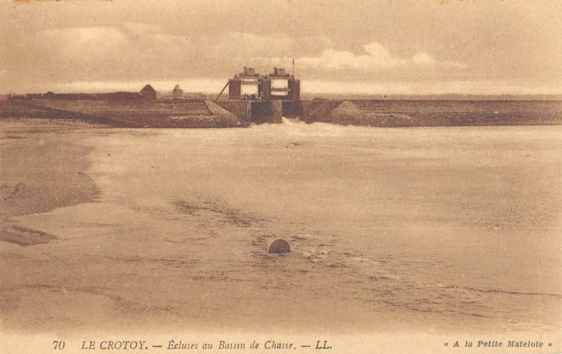 Carte postale ancienne Le Crotoy - Ecluses Et Bassin De Chasse au Crotoy
