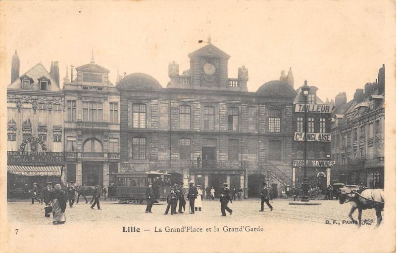 Carte postale ancienne Lille - La Grand Place Et La Grand Garde à Lille