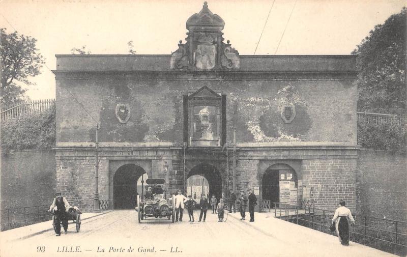 Carte postale ancienne Douai - La Porte De Gand à Douai