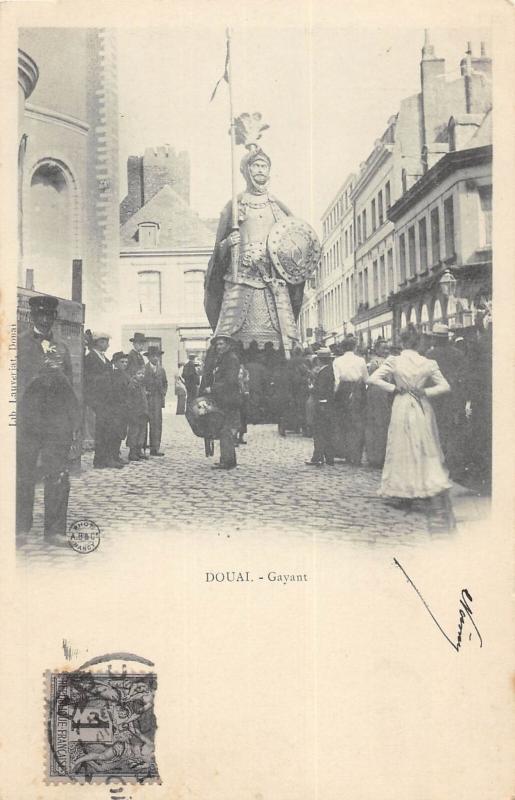 Carte postale ancienne Douai - Gayant à Douai