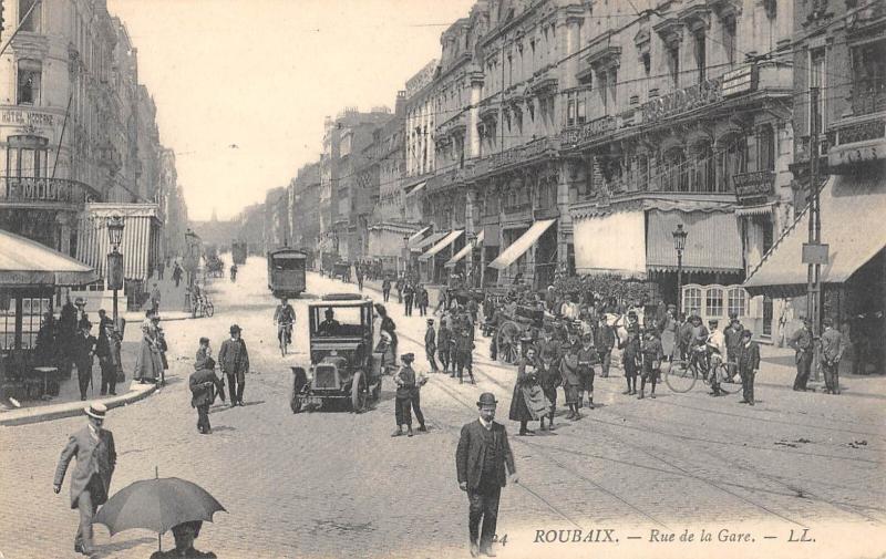 Carte postale ancienne Roubaix - La Rue De La Gare à Roubaix