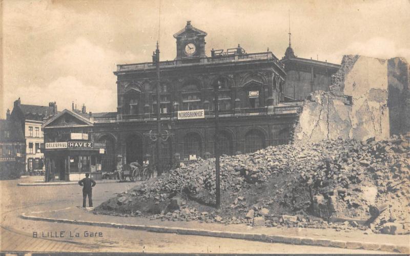 Carte postale ancienne Lille - La Gare à Lille