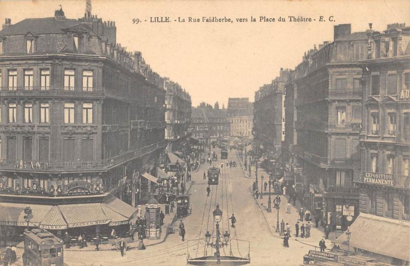 Carte postale ancienne Lille - La Rue Faidherbe Vers La Place Du Theatre à Lille