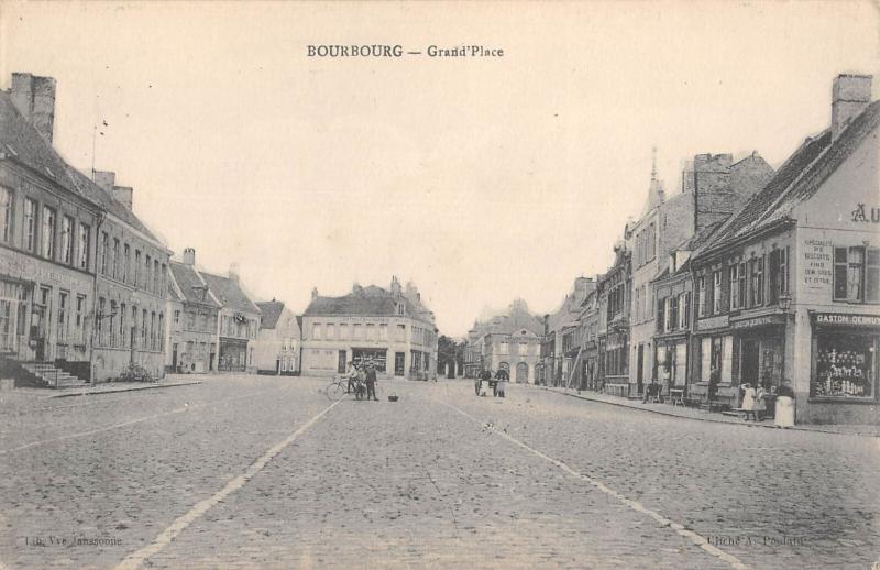 Carte postale ancienne Bourbourg - Grand Place à Bourbourg