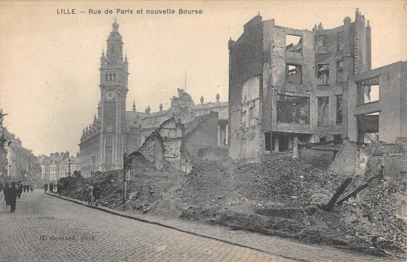 Carte postale ancienne Lille - Rue De Paris Et Nouvelle Bourse à Lille