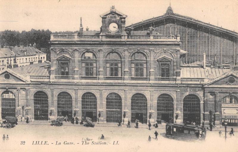Carte postale ancienne Lille - La Gare à Lille