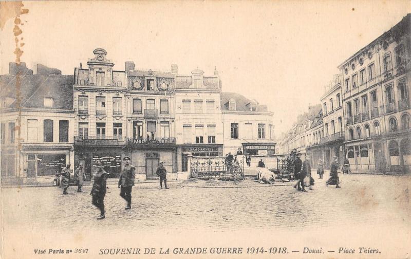 Carte postale ancienne Douai - Place Thiers à Douai