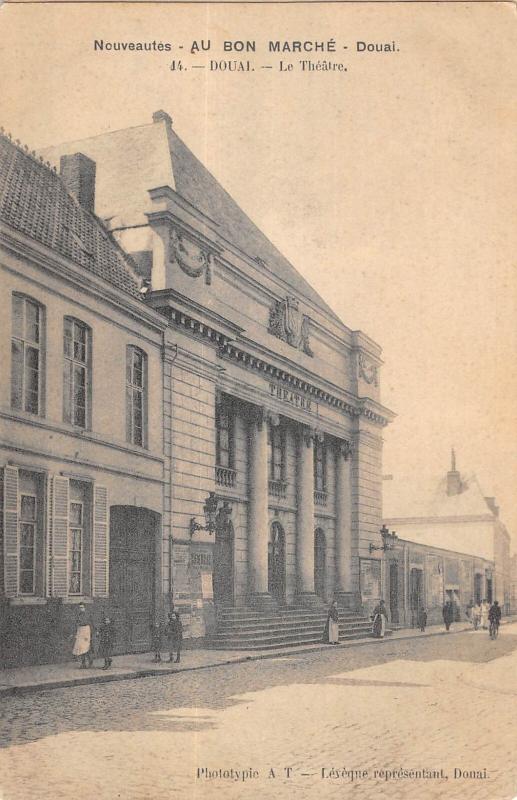 Carte postale ancienne Douai - Le Theatre - Publicite Au Bon Marche à Douai