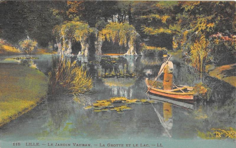 Carte postale ancienne Lille - Le Jardin Vauban - La Grotte Et Le Lac à Lille