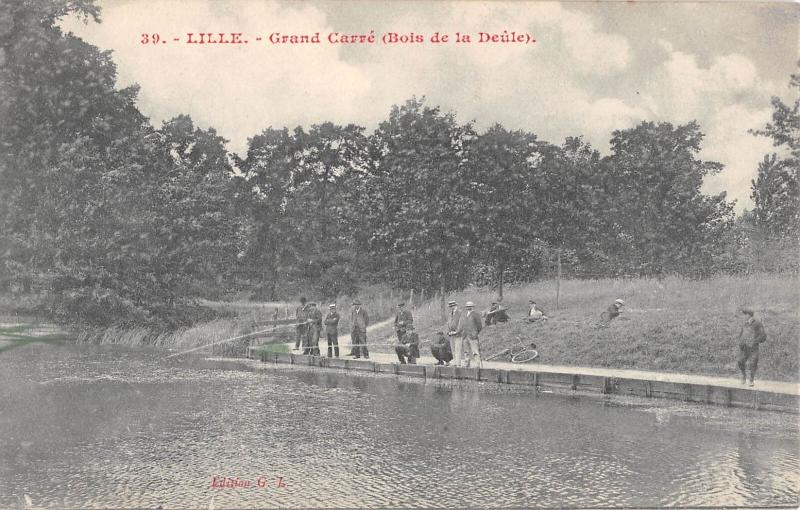 Carte postale ancienne Lille - Grand Carre - Bois De La Deule à Lille