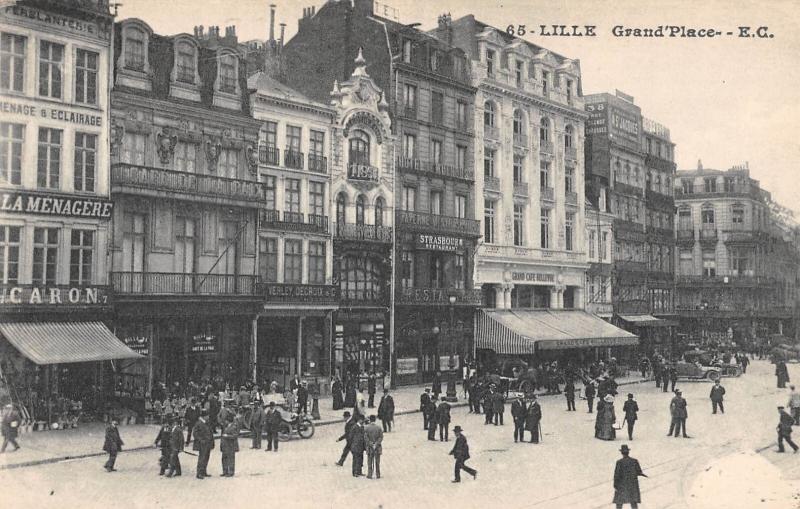 Carte postale ancienne Lille - Grand Place à Lille