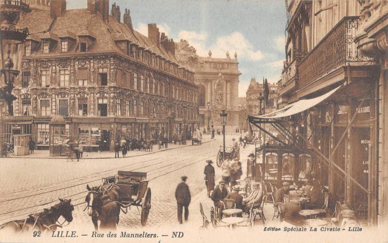 Carte postale ancienne Lille - Rue Des Manneliers à Lille