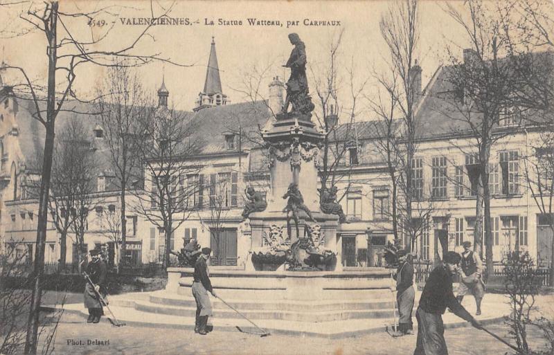 Carte postale ancienne Valenciennes - La Statue Watteau - Par Carpeaux à Valenciennes