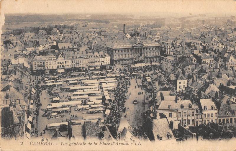Carte postale ancienne Cambrai - Vue Generale De La Place D'Armes à Cambrai