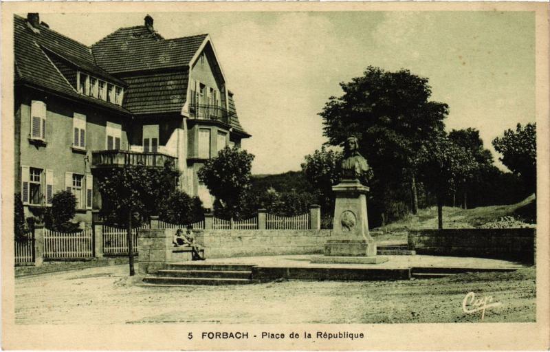 Carte postale ancienne Forbach Place de la Republique
