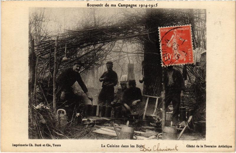Carte postale ancienne La Cuisine dans les Bois