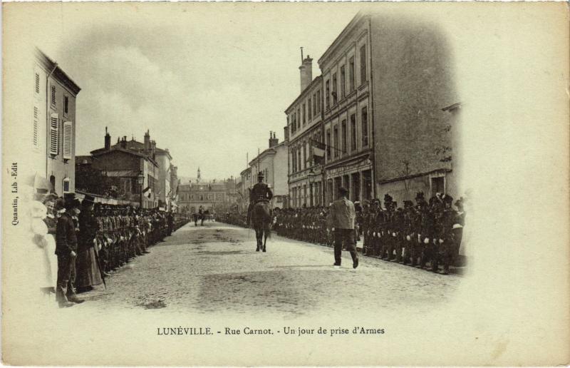 Carte postale ancienne Luneville Rue Carnot