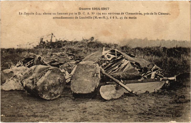 Carte postale ancienne Le Zeppelin