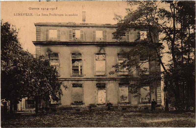 Carte postale ancienne Luneville Sous Prefecture
