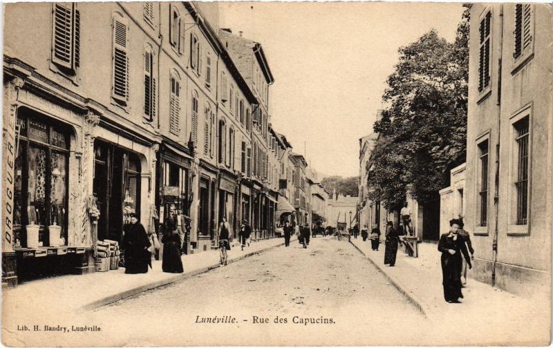 Carte postale ancienne Luneville Rue des Capucins