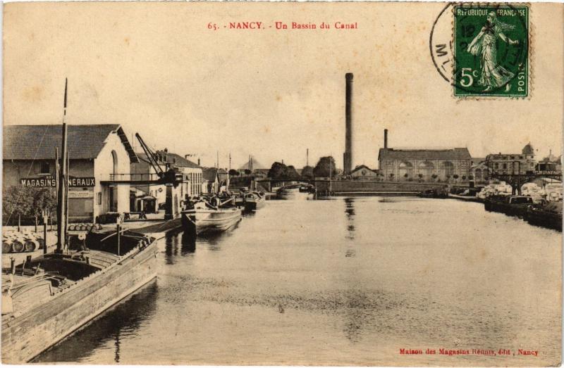 Carte postale ancienne Nancy un Bassin du Canal à Nancy