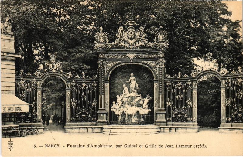 Carte postale ancienne Nancy Fontaine d'Amphitrite à Nancy