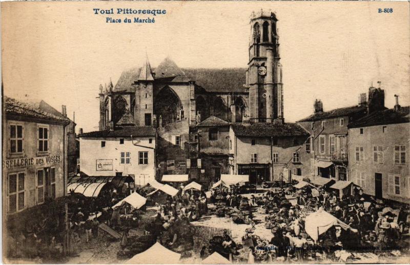 Carte postale ancienne Toul Place du Marche