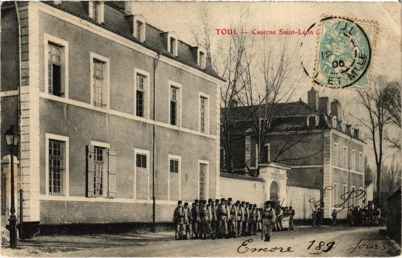 Carte postale ancienne Toul Caserne Saint-Leon