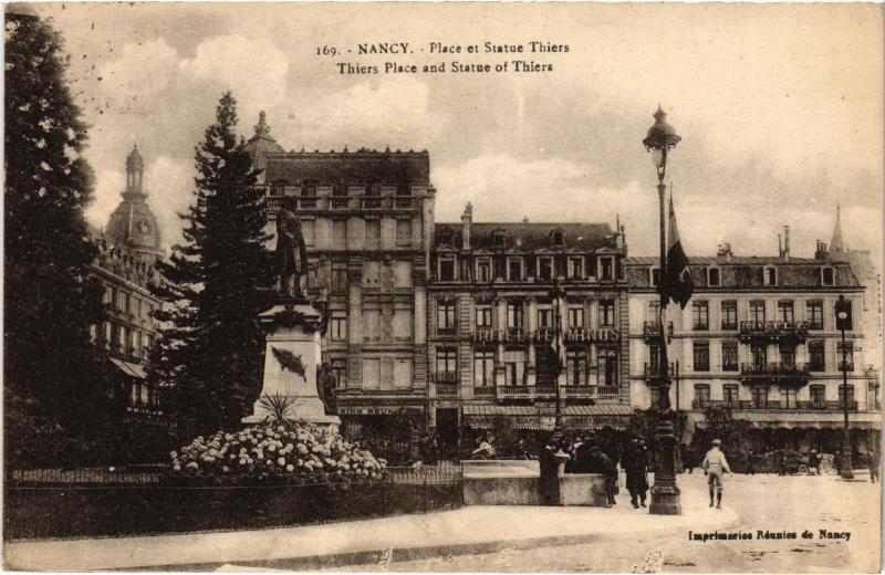 Carte postale ancienne Nancy Place et Statue Thiers à Nancy