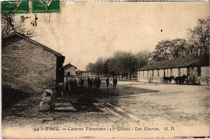 Carte postale ancienne Toul Caserne Thouvenot les ecuries