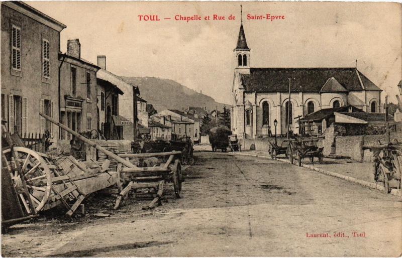 Carte postale ancienne Toul Rue Saint-Epvre et Chapelle