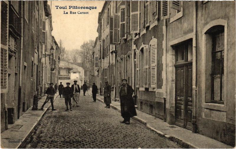 Carte postale ancienne Toul Rue Carnot