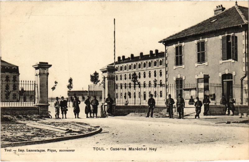 Carte postale ancienne Toul Caserne Marechal Ney